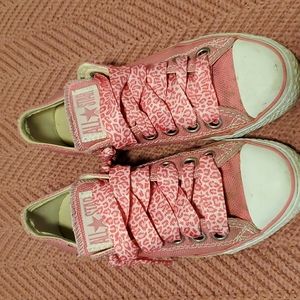 Pink converse